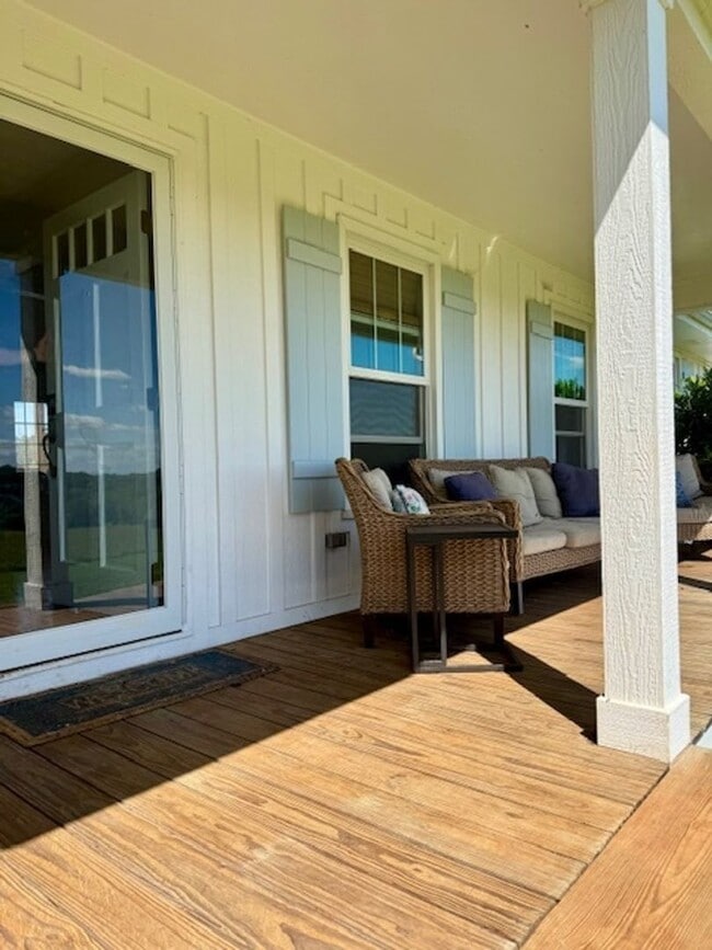 Building Photo - Charming 3BR House in Madisonville