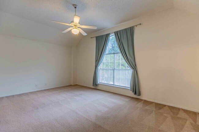 Building Photo - 14215 Spotted Cedar