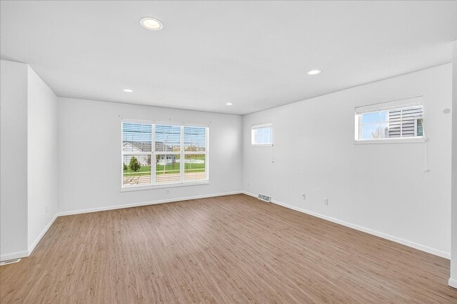 Building Photo - 1045 Range Trail