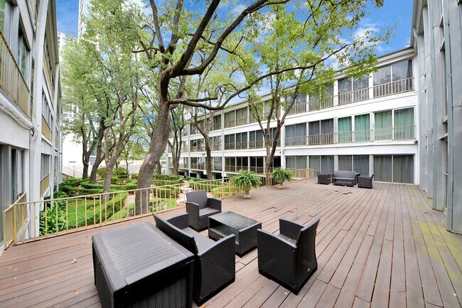 Building Photo - 5050 Ambassador Way
