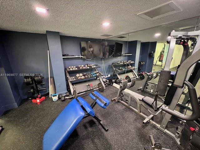 Building Photo - 16570 NE 26th Ave