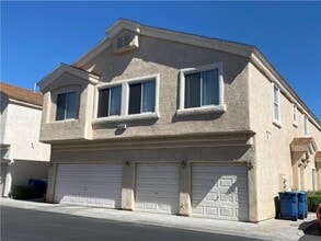 Building Photo - Delightful Henderson Condo with Large Back...