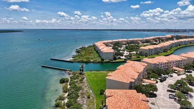 Building Photo - 3 Harbour Isle Dr E