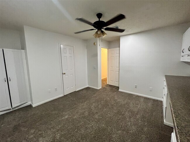 Building Photo - 28723 Sedgefield St