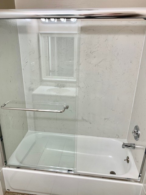 Building Photo - Great 2 bed, 1.5 Bath Condo with Garage in...