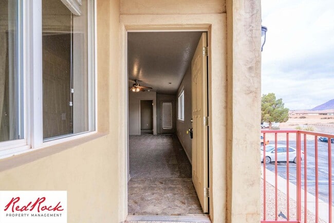 Building Photo - Dog Friendly! Great 2 Bedroom, 2 Bathroom ...