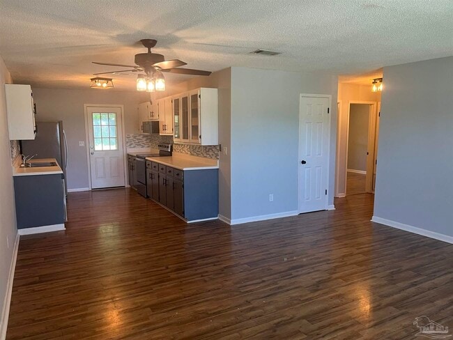 Building Photo - 3238 Santa Rosa Dr
