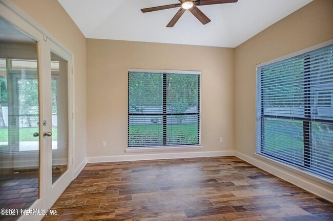 Building Photo - 4401 Cypress Creek Dr