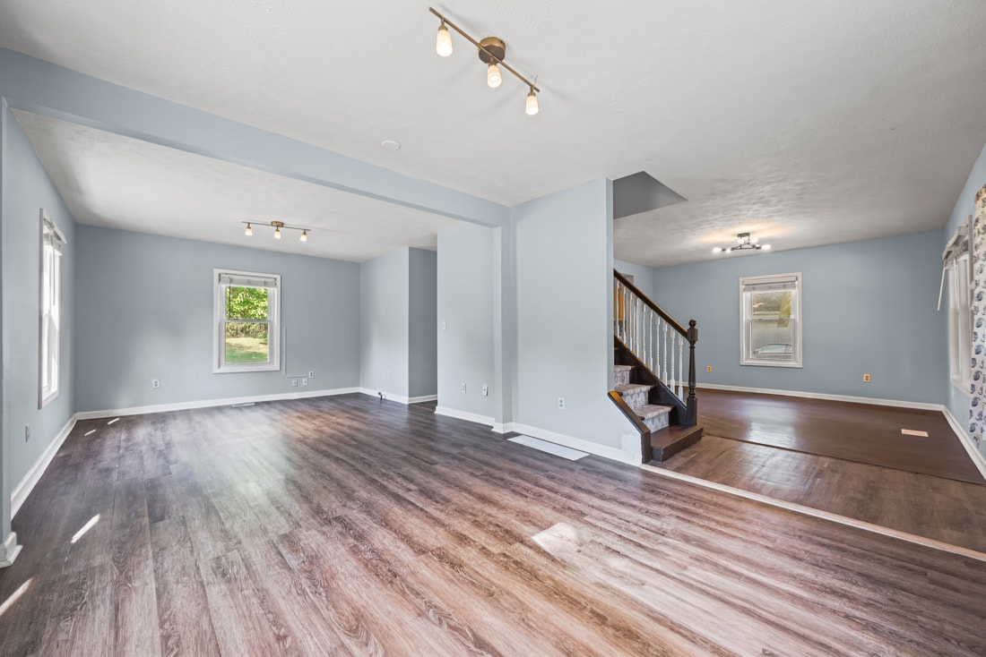 View towards center entrance hall / front door - 50 Garfield Ln