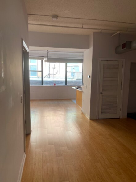 Building Photo - 33 Middle St