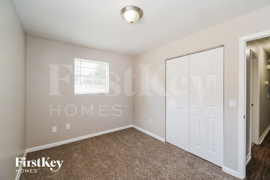 Building Photo - 4476 Jade Dr W