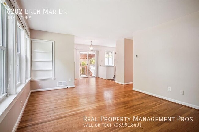 Building Photo - 6202 Bren Mar Dr
