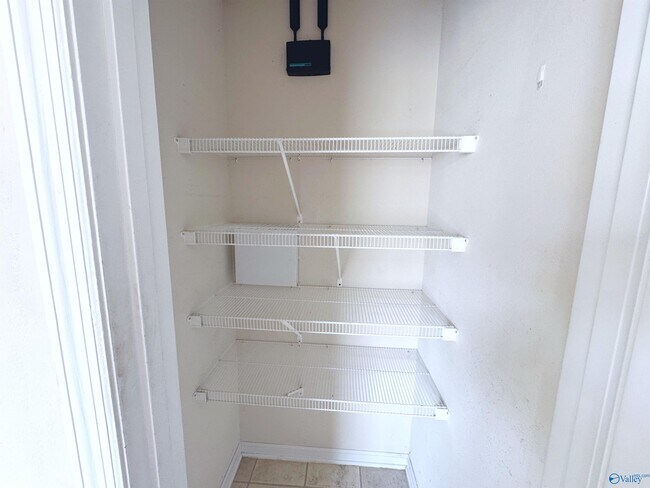 Building Photo - 120 Clover Ridge Dr