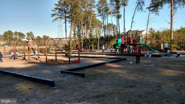 Building Photo - 159 Sandy Rdg Rd