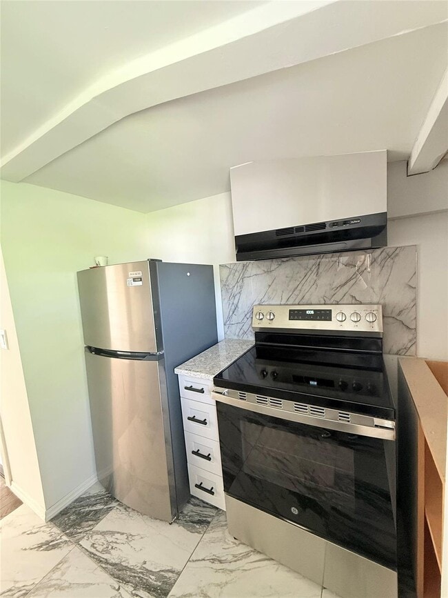 Building Photo - 815 Carpenter Pl