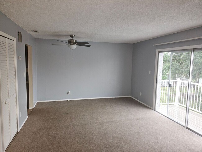 Building Photo - 3065 George Mason Ave