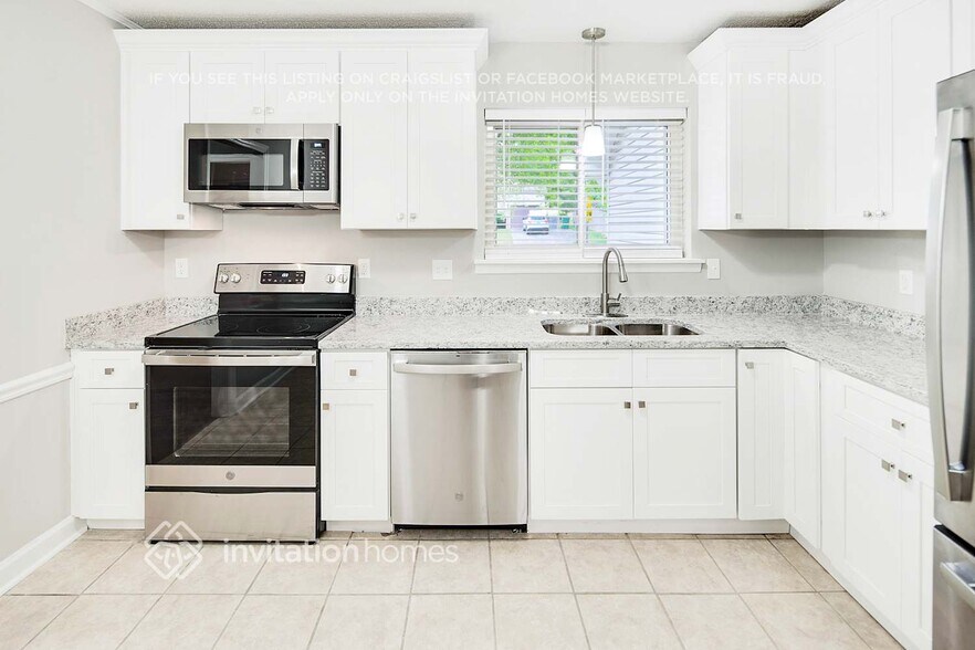 Building Photo - 7820 Hickory Hollow Ln