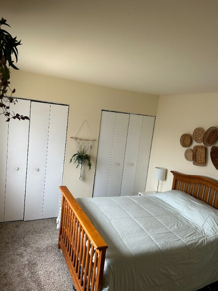 Building Photo - 708 Court of Birch