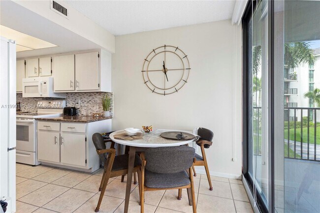 Building Photo - 1101 River Reach Dr