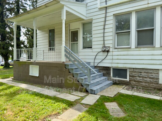 Building Photo - 122 Houston Ave