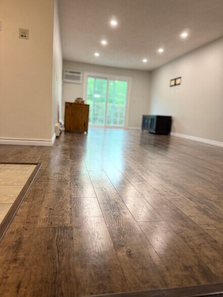Building Photo - 379 Huse Rd