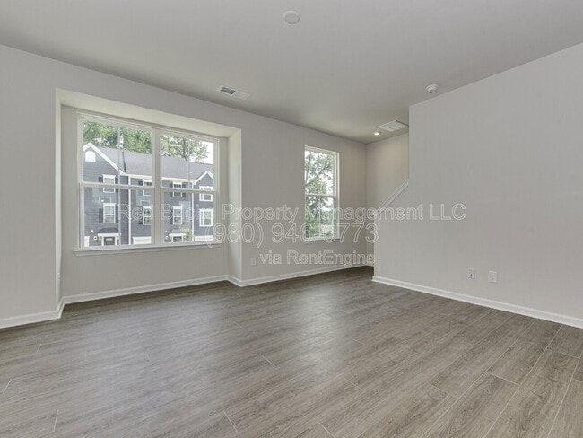 Building Photo - 1011 Ketchum Ct