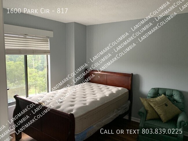 Building Photo - 1600 Park Cir