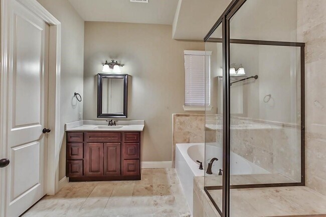 Building Photo - 11005 Upland River Dr