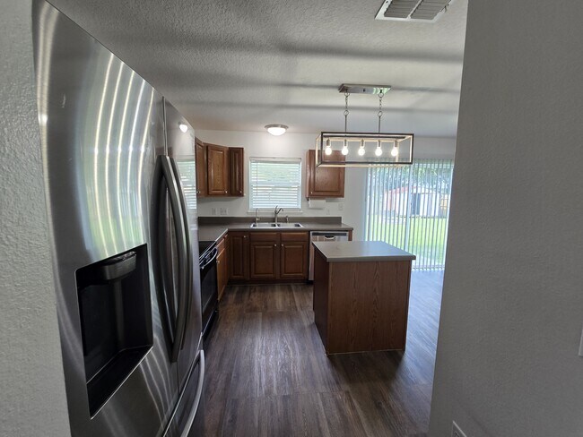 Building Photo - 110 Pine Bluff Blvd W