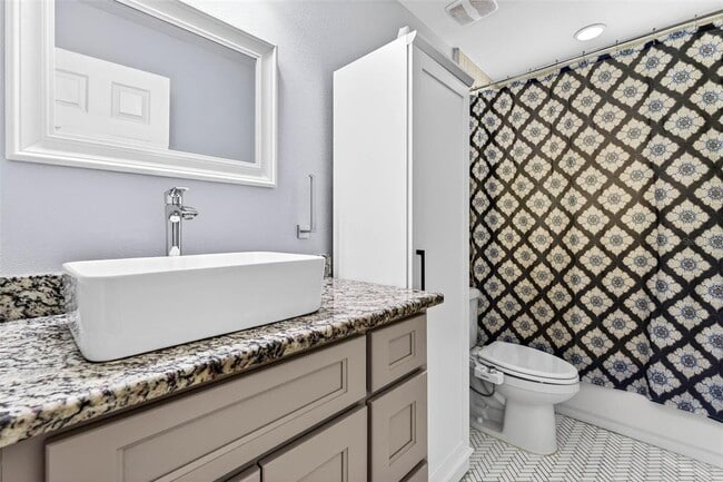 Building Photo - 1012 W Adalee St