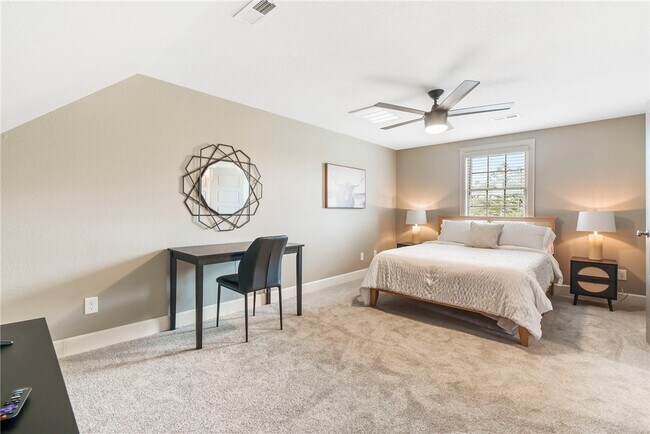 Building Photo - 5307 S Bellview Rd