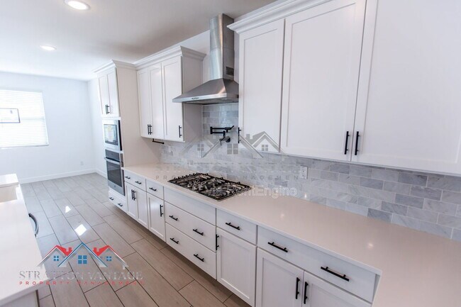 Building Photo - 15075 W McKinley St