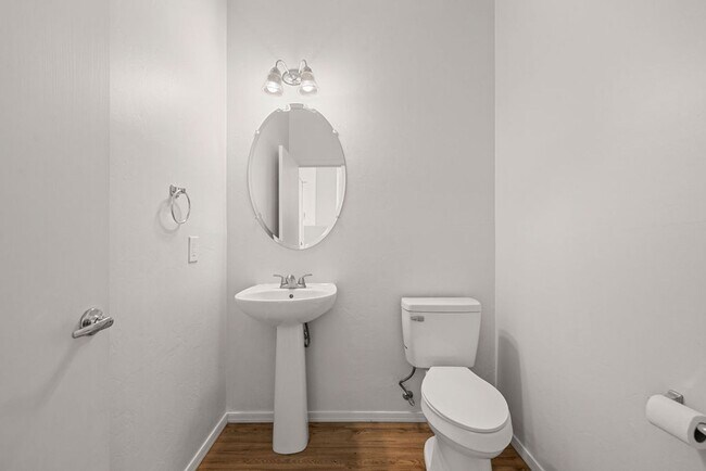 Building Photo - Home Sweet Home! Located in a highly sough...