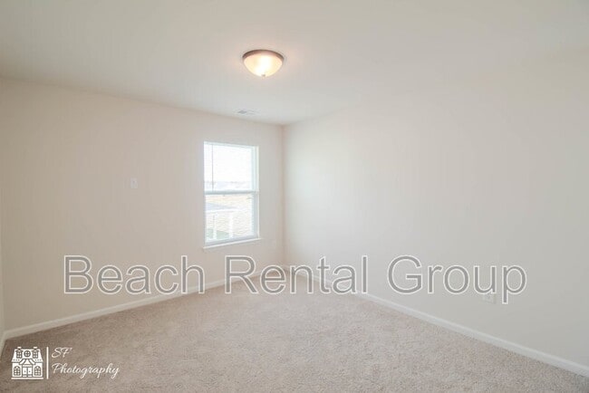 Building Photo - 1860 Villena Dr