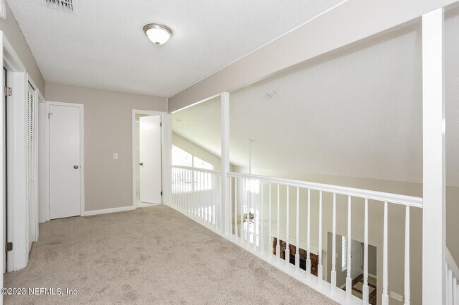 Building Photo - 11360 Fort Caroline Lakes Dr S