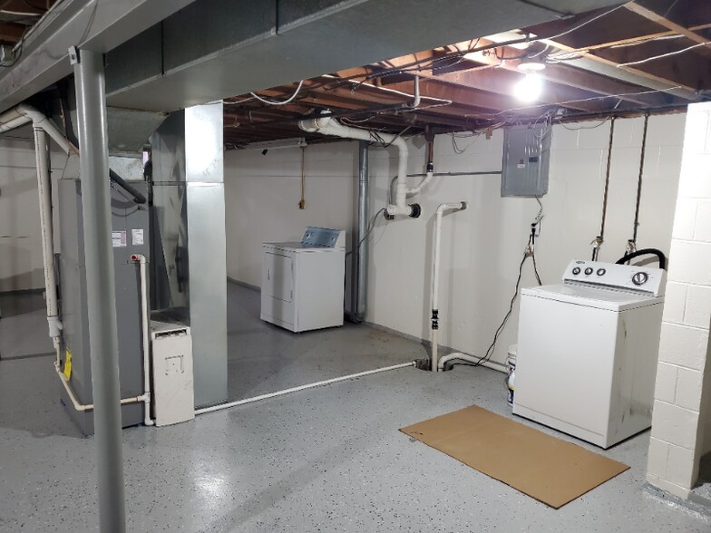 Building Photo - 5603 Barbara Ct