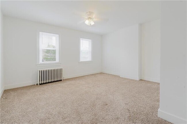 Building Photo - 511 Woodbourne Ave