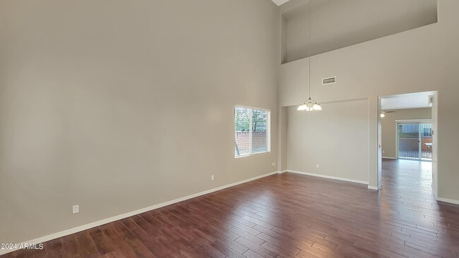 Building Photo - 9037 W Plum Rd