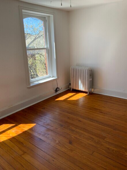 Building Photo - 113 E Patrick St