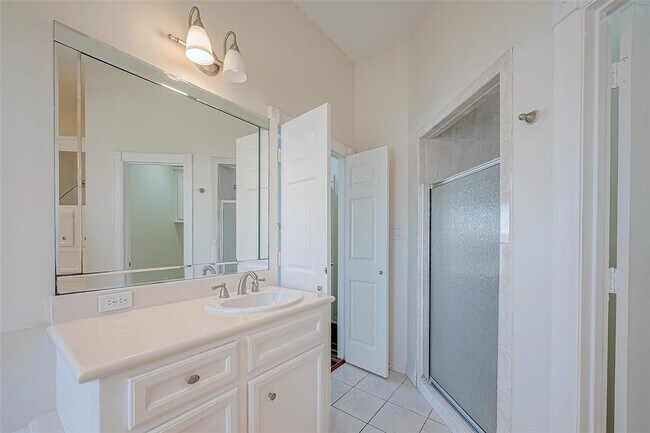 Building Photo - 16002 Castletown Park Ct