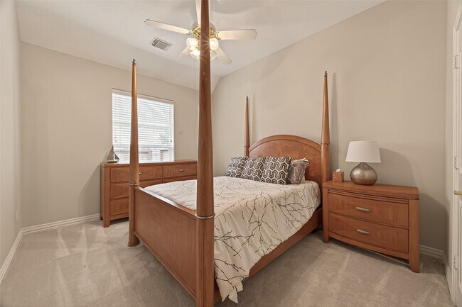 Building Photo - 171 E Lansdowne Cir