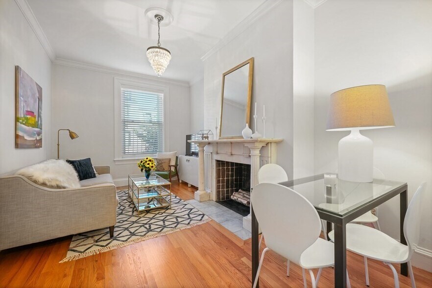 Building Photo - 35 Marlborough St
