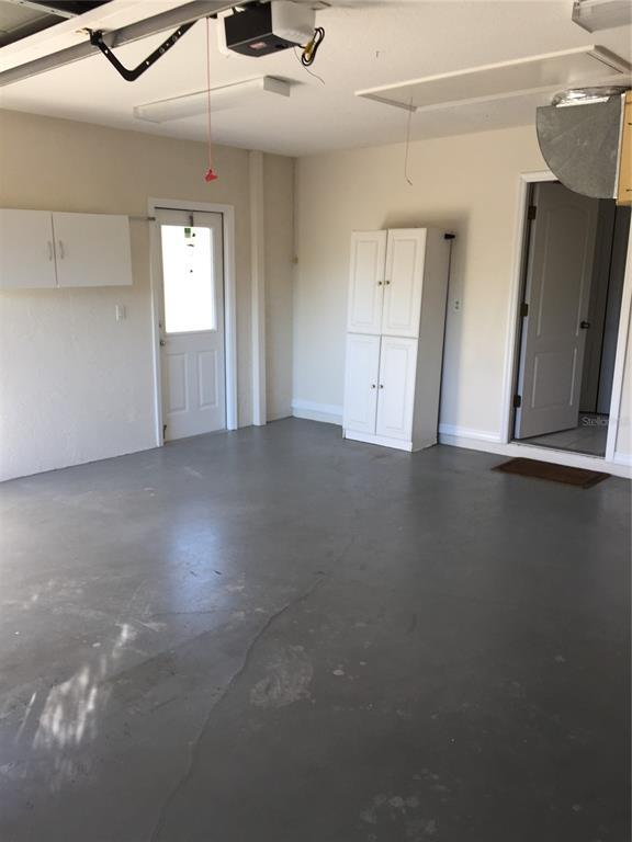 Building Photo - 15140 Lyneburg Ave