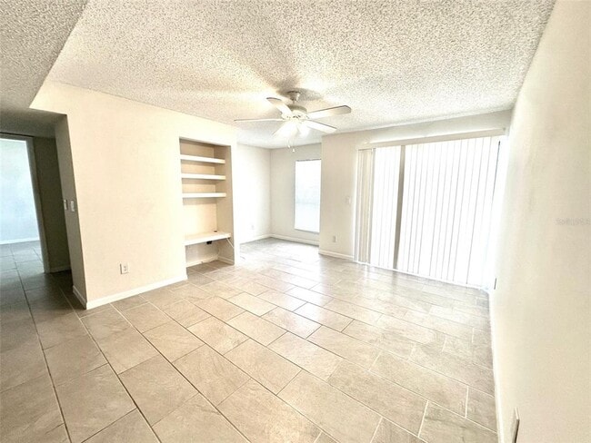 Building Photo - 455 Alt 19