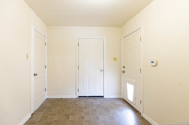 Building Photo - 224 Shadyview Dr