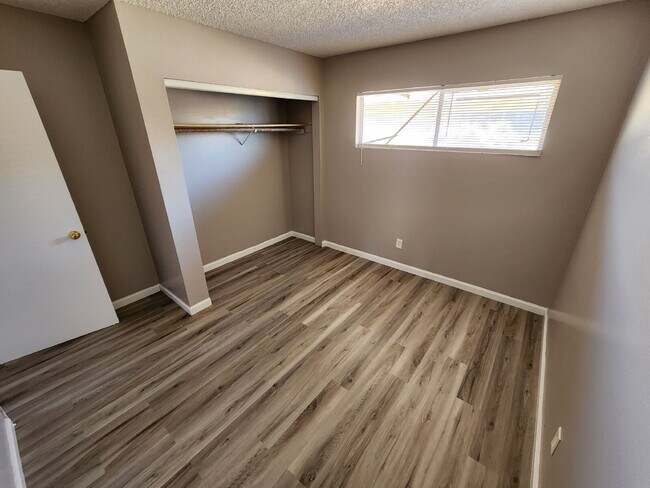 Building Photo - 2527 N Crawford St