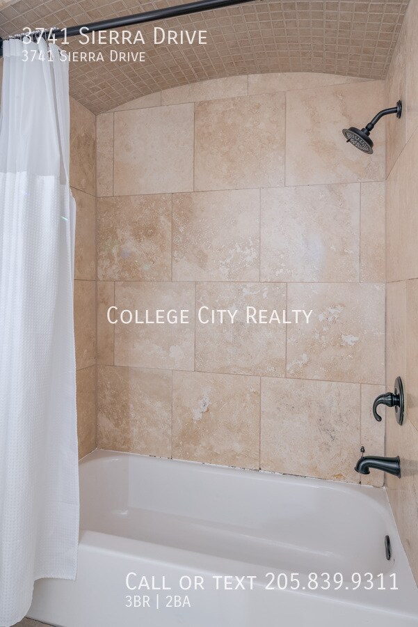 Building Photo - 3741 Sierra Dr