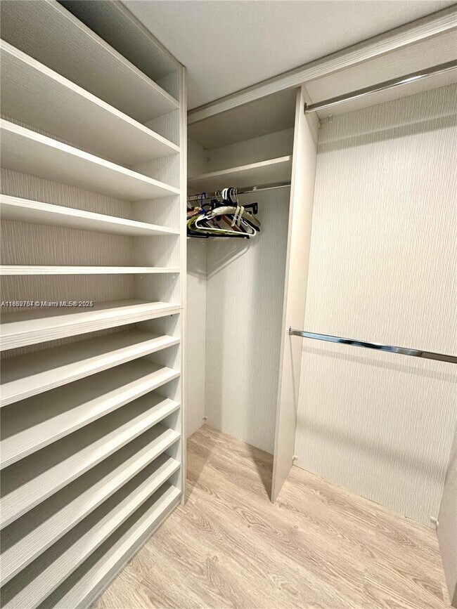 Building Photo - 201 Golden Isles Dr