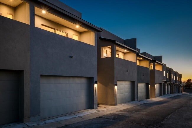 Building Photo - New Townhome in the Far NE Heights