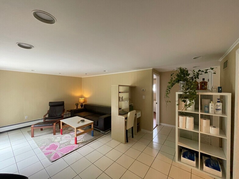 Building Photo - 760 Clifford Ct